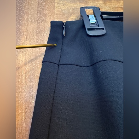 Carlisle Women’s Vtg Black Pencil Skirt w Blue Floral Genuine Leather Design-8 - Picture 5 of 9